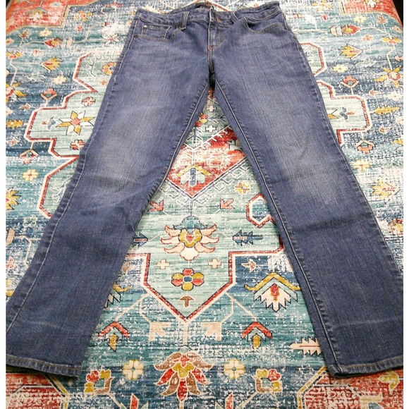 Levi's Mid-Rise Skinny Jeans Medium Wash- Women's size 8M (30WX30L) - Picture 4 of 9